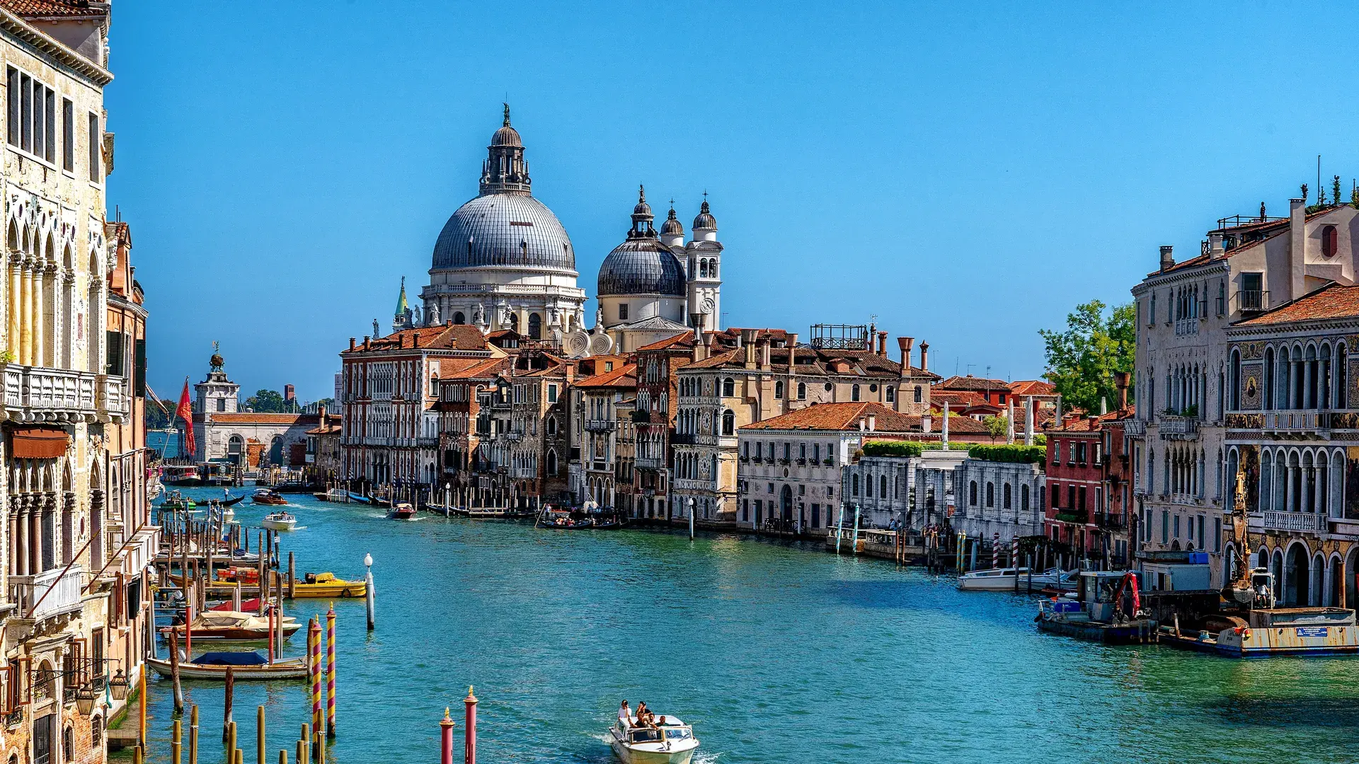 イタリア